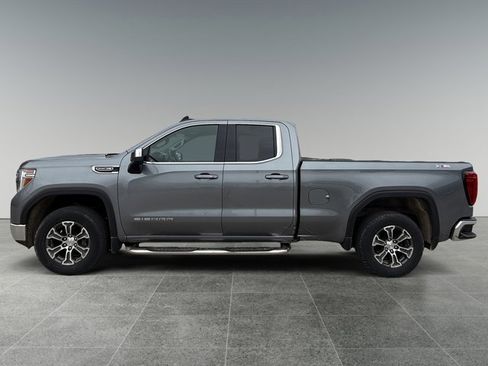 Used 2022 GMC Sierra 1500 SLE image 2