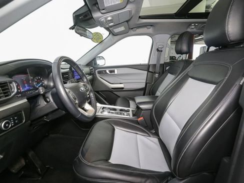 Used 2023 Ford Explorer XLT w/ Equipment Group 202A AWD/4WD image 41