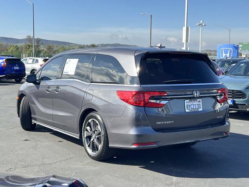 Used 2022 Honda Odyssey Elite image 3