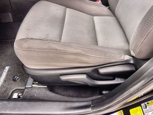 Used 2016 Toyota Corolla LE FWD image 31