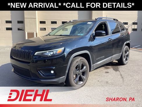 Used 2020 Jeep Cherokee Latitude Plus AWD/4WD image 3