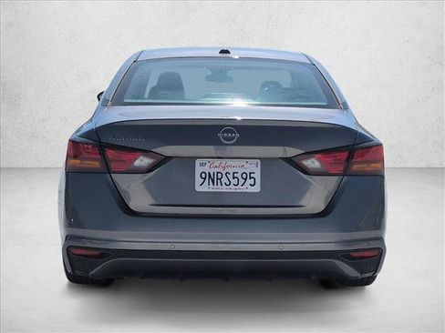 Used 2025 Nissan Altima 2.5 SV image 6