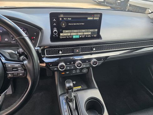 Used 2022 Honda Civic Touring image 16