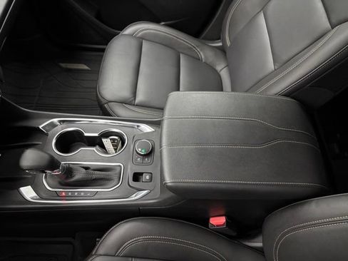 Used 2023 Chevrolet Traverse LT w/ LPO, Floor Liner Package FWD image 26