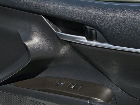 Used 2024 Toyota Camry SE image 33