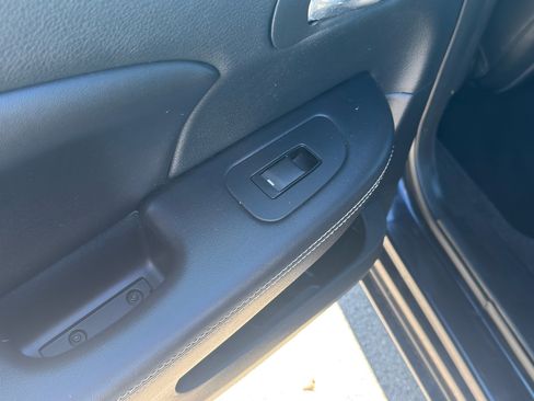 Used 2012 Chrysler 200 Limited image 41