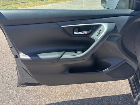 Used 2018 Nissan Altima 2.5 SV FWD image 9