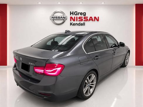 Used 2018 BMW 330i Sedan RWD image 4