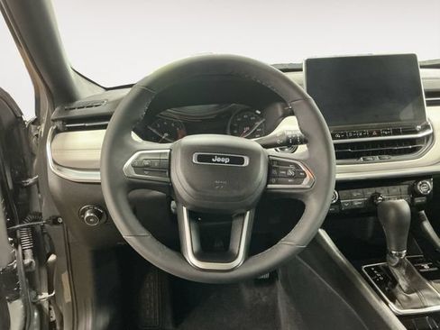 Used 2023 Jeep Compass Limited AWD/4WD image 13