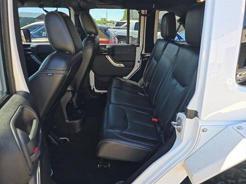 Used 2016 Jeep Wrangler Unlimited Rubicon AWD/4WD image 17