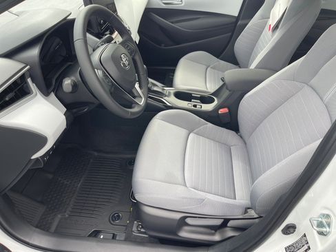 Used 2026 Toyota Corolla SE FWD image 9