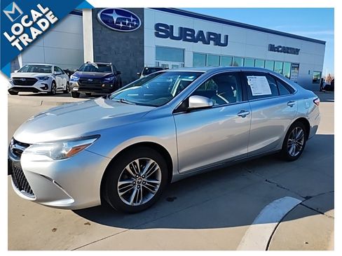 Used 2017 Toyota Camry SE image 2