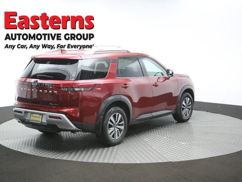 Used 2022 Nissan Pathfinder SL AWD/4WD image 40