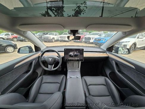 Used 2025 Tesla Model Y Long Range RWD image 18