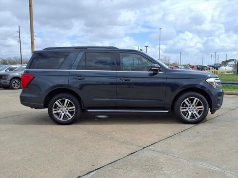 Certified 2022 Ford Expedition XLT image 8