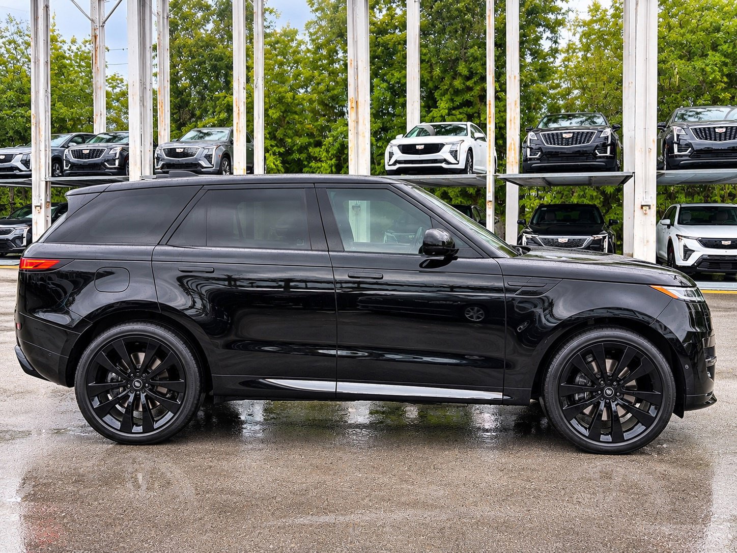 Used 2025 Land Rover Range Rover Sport Dynamic SE AWD/4WD image 6
