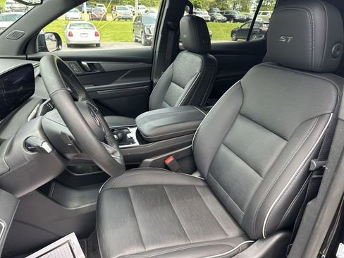 Used 2025 Buick Enclave Sport Touring AWD/4WD image 15