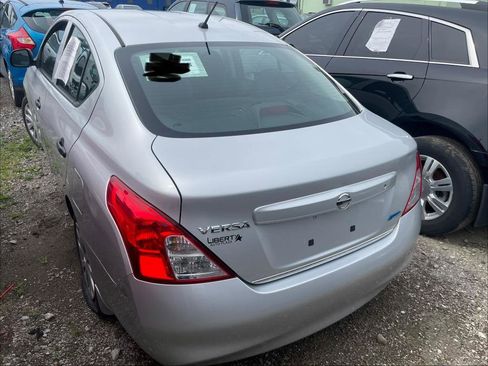 Used 2014 Nissan Versa S FWD image 13