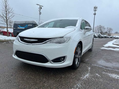 Certified 2020 Chrysler Pacifica Limited image 5