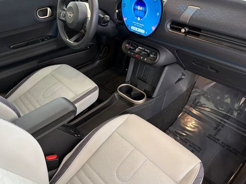 Used 2025 MINI Cooper 2-Door Hardtop image 16