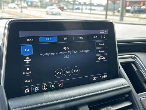 Used 2021 GMC Yukon XL SLT w/ SLT Premium Package image 25