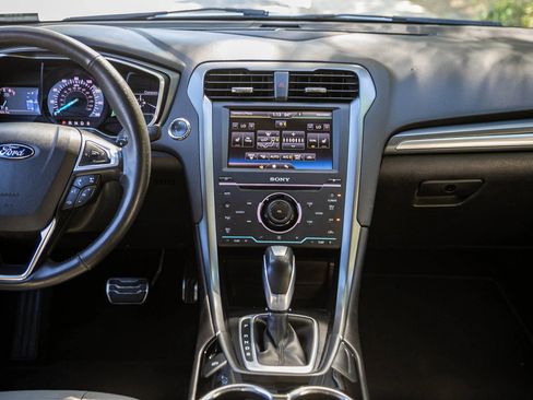 Used 2015 Ford Fusion Titanium FWD image 23