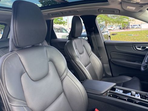 Used 2023 Volvo XC60 B5 Ultimate w/ Protection Package Premier image 13