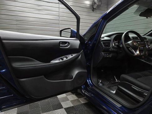 Used 2023 Nissan Leaf S FWD image 29