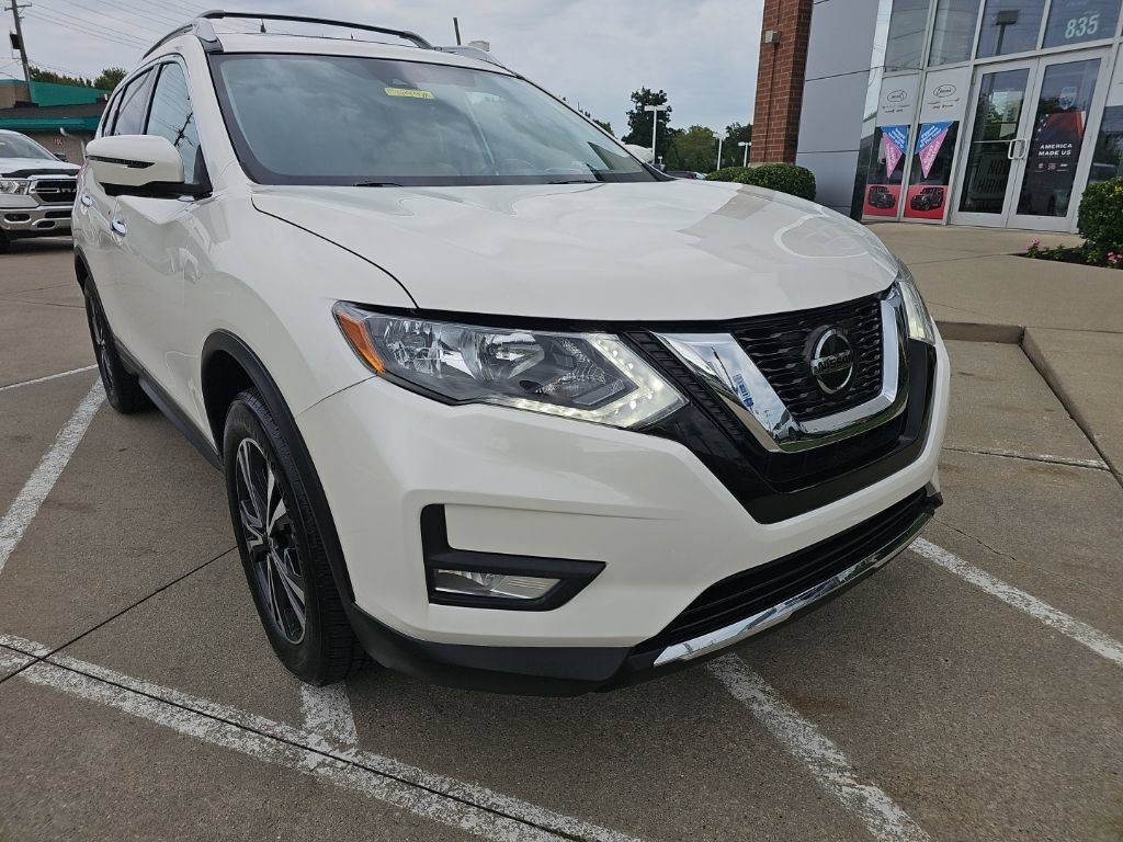 Used 2020 Nissan Rogue SV w/ Sun & Sound Touring Package AWD/4WD image 5