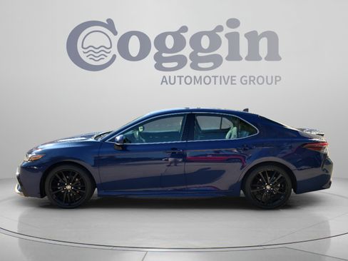 Used 2024 Toyota Camry XSE FWD image 2