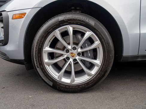 Used 2023 Porsche Macan image 24