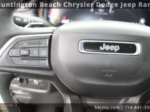 Used 2025 Jeep Grand Cherokee L Altitude image 20