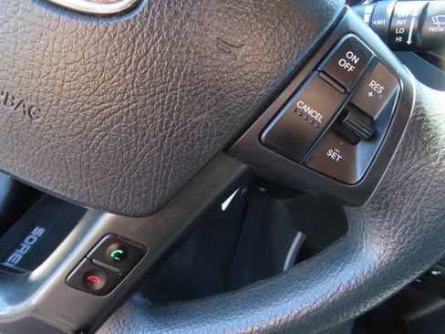 Used 2012 Kia Sorento LX AWD/4WD image 21