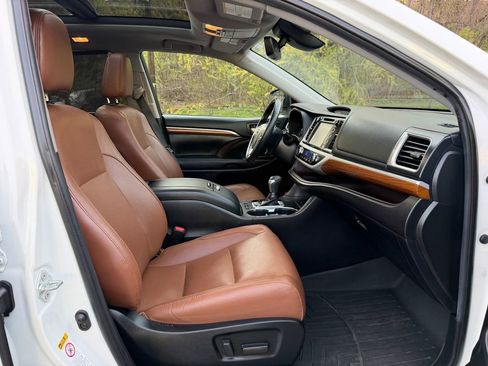 Used 2019 Toyota Highlander Limited Platinum image 36