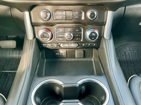 Used 2023 GMC Yukon SLT image 37