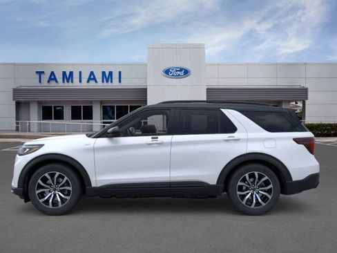 New 2026 Ford Explorer ST-Line RWD image 3