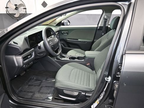 Used 2025 Kia K4 EX FWD image 11