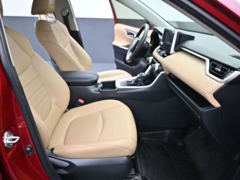 Used 2024 Toyota RAV4 XLE Premium image 16