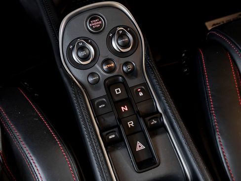 Used 2019 McLaren 570S Spider RWD image 21