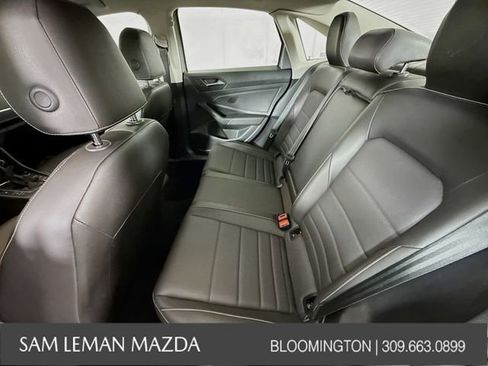 Used 2024 Volkswagen Jetta SE image 22