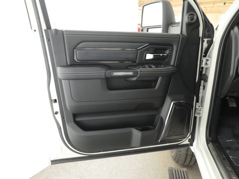 Certified 2024 RAM 2500 Limited image 12