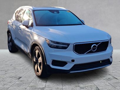 Used 2020 Volvo XC40 T5 Momentum