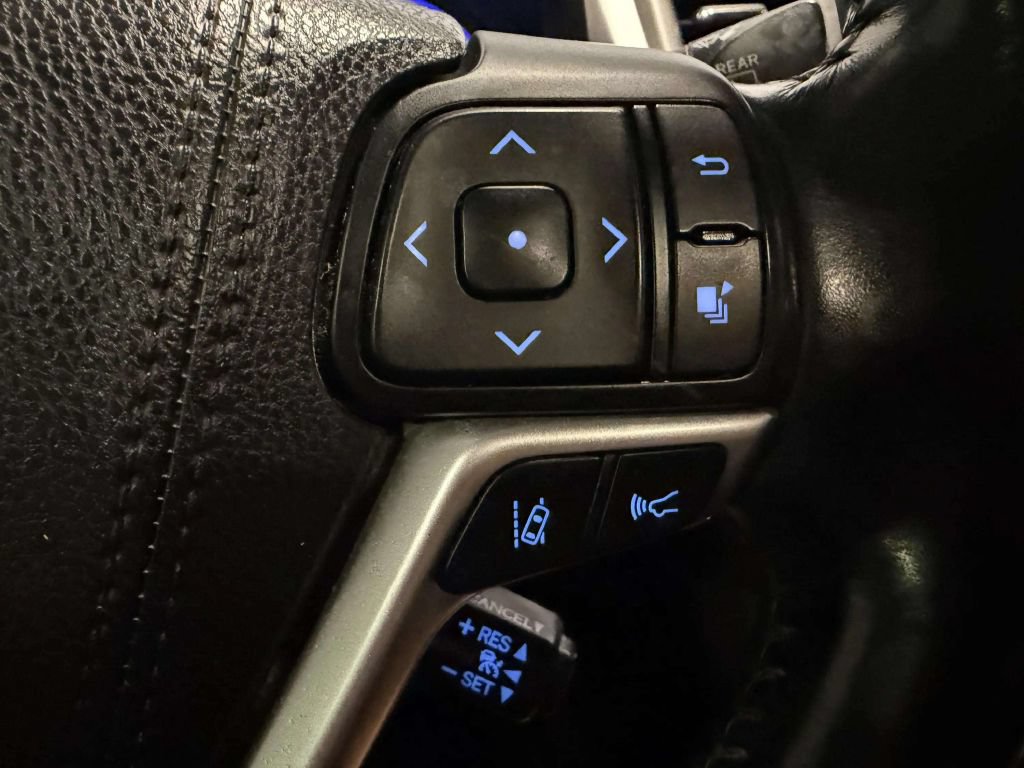 Used 2018 Toyota Highlander XLE w/ Protection Package #3 AWD/4WD image 42