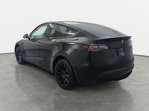 Used 2023 Tesla Model Y Long Range image 7