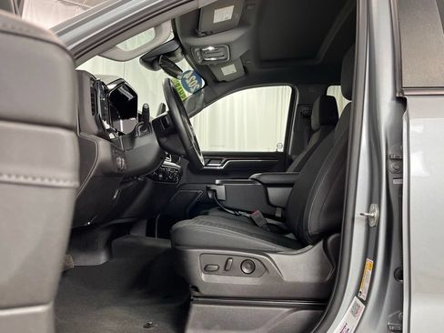 Used 2024 Chevrolet Silverado 1500 RST AWD/4WD image 9