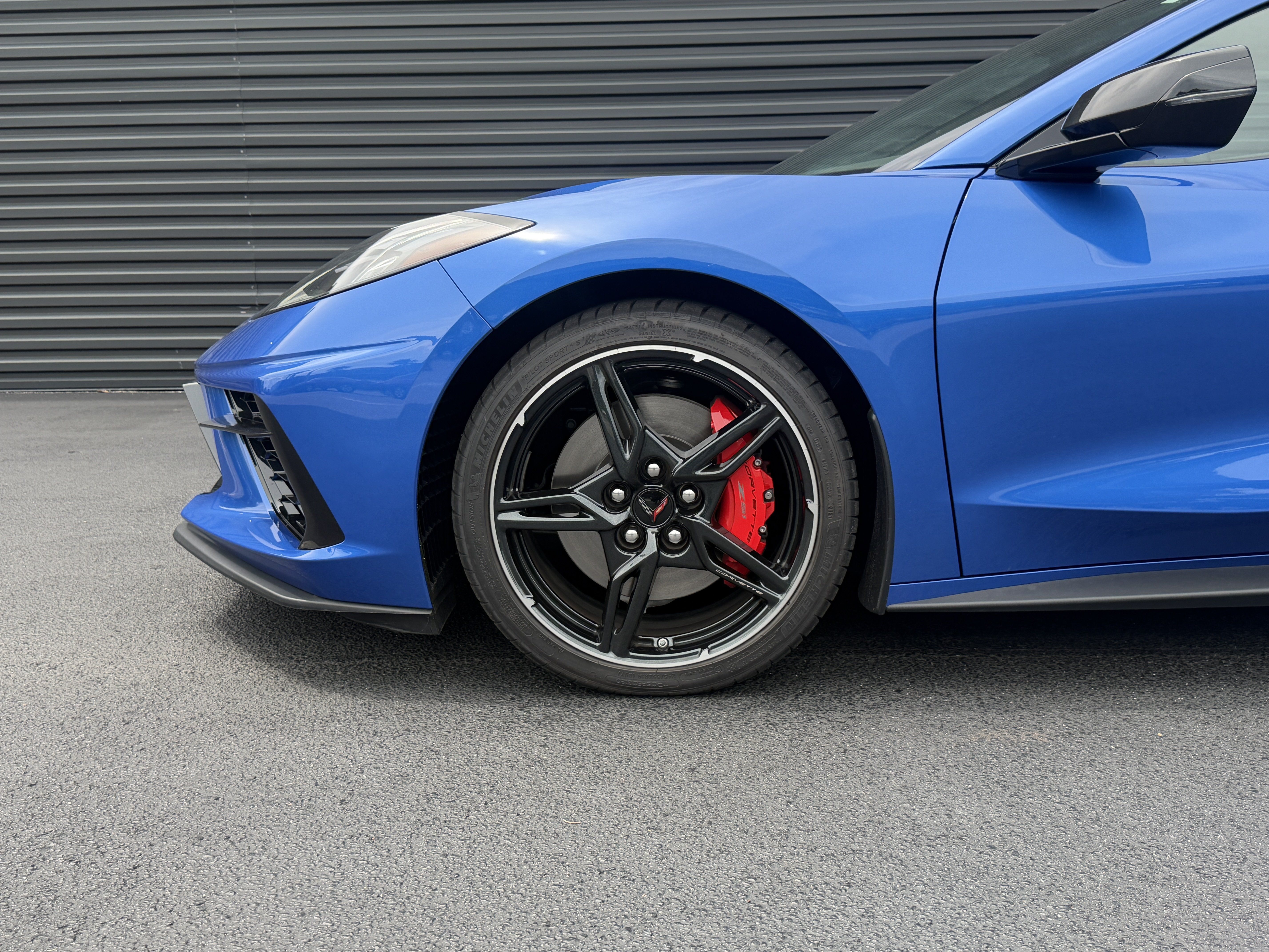 Used 2021 Chevrolet Corvette Stingray Convertible w/ Z51 Performance Package RWD image 13