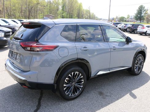 Used 2024 Nissan Rogue Platinum w/ Platinum Premium Package image 8