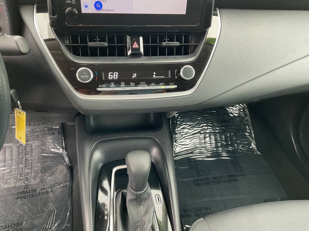 Used 2025 Toyota Corolla LE FWD image 30