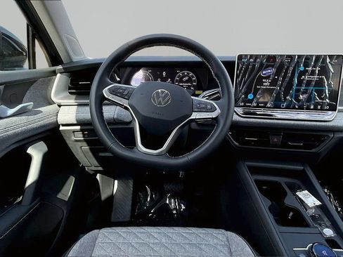 Used 2026 Volkswagen Tiguan S FWD image 5
