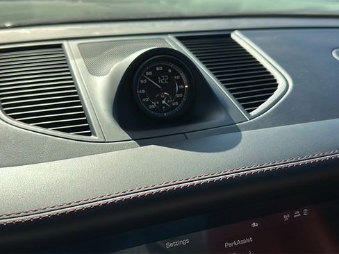 Used 2024 Porsche Macan Turbo image 17